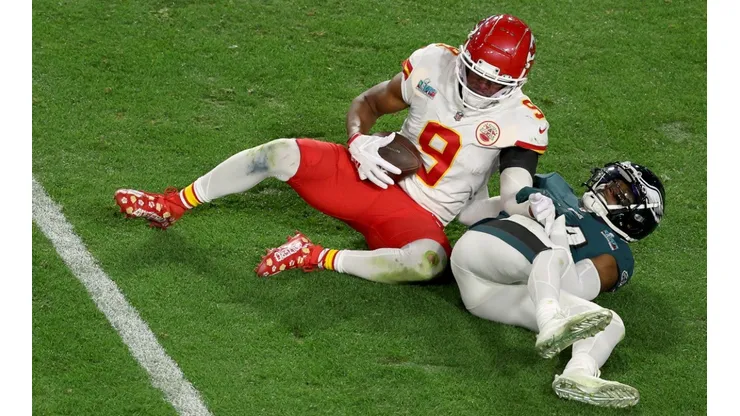JuJu Smith-Schuster tackled by James Bradberry - Kansas City Chiefs vs Philadelphia Eagles - Super Bowl 2023