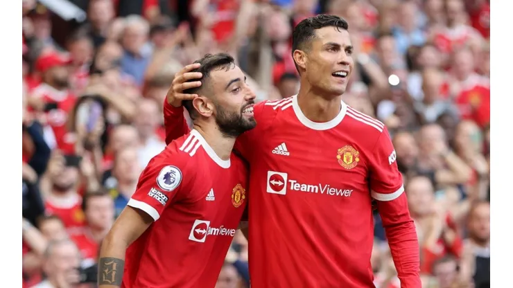 Bruno Fernandes and Cristiano Ronaldo with Manchester United