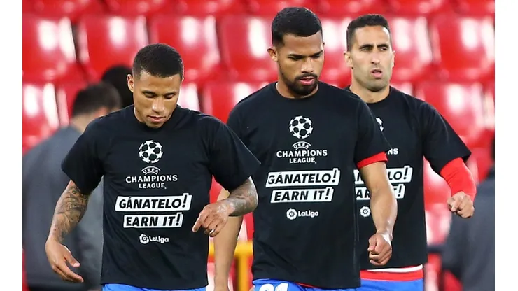 Granada players wearing t-shirts in protest of the European Super League