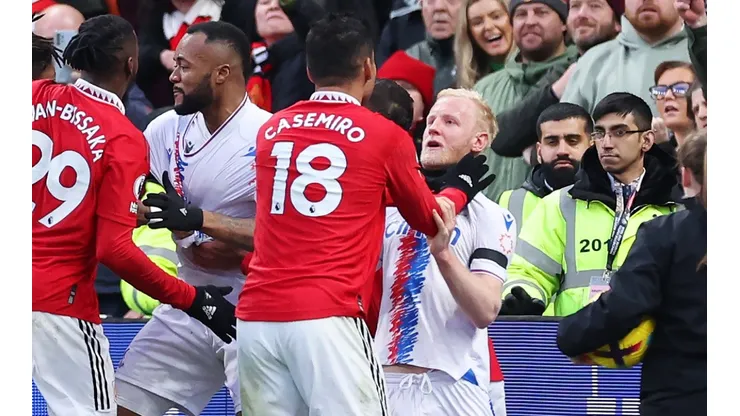 Casemiro of Manchester United and Will Hughes of Crystal Palace
