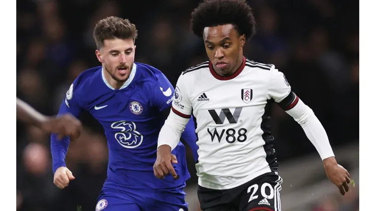 Mason Mount of Chelsea and Willian of Fulham