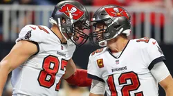 Rob Gronkowski (left9), Tom Brady (right) - Tampa Bay Buccaneers - NFL 2022