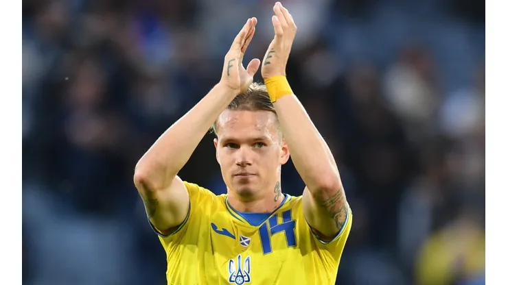 Mykhaylo Mudryk with Ukraine in the FIFA World Cup qualifers