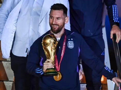 Lionel Messi keeps his FIFA World Cup medal at home in his return with PSG