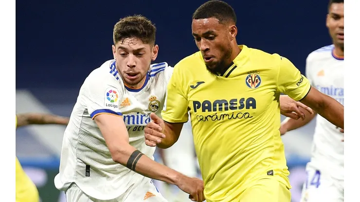 Federico Valverde of Real Madrid and Arnaut Danjuma of Villarreal