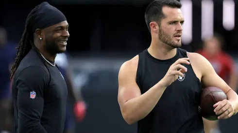 Davante Adams, Derek Carr - Las Vegas Raiders - NFL 2022
