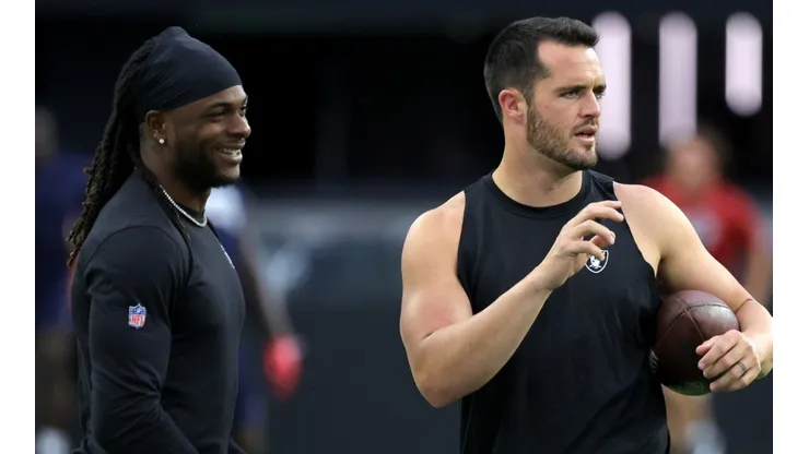 Davante Adams, Derek Carr - Las Vegas Raiders - NFL 2022