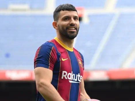 Sergio Aguero announces his return to soccer after retiring due to a heart issue