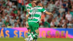 Leonardo Suarez and Fernando Gorriaran of Santos