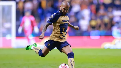 Dani Alves of Pumas