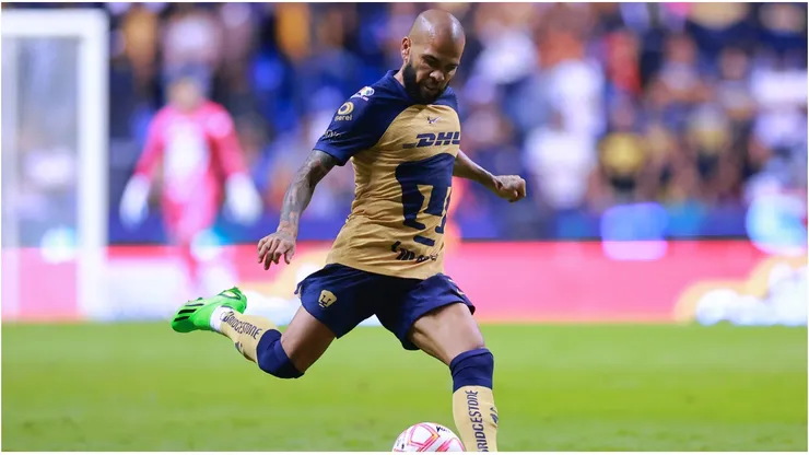 Dani Alves of Pumas
