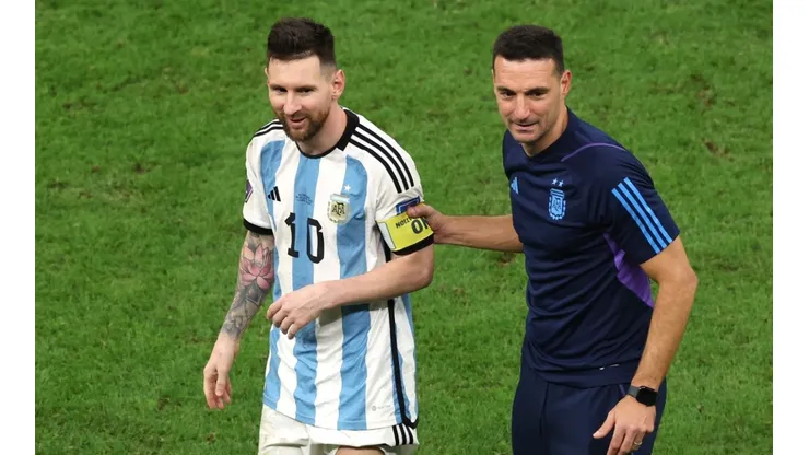 Lionel Messi (left) and Lionel Scaloni.
