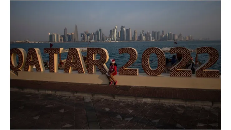 Qatar 2022 logo