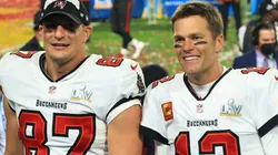 Rob Gronkowski (left), Tom Brady (right) - Tampa Bay Buccaneers - NFL 2021