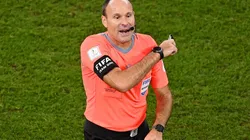 Referee Antonio Miguel Mateu Lahoz