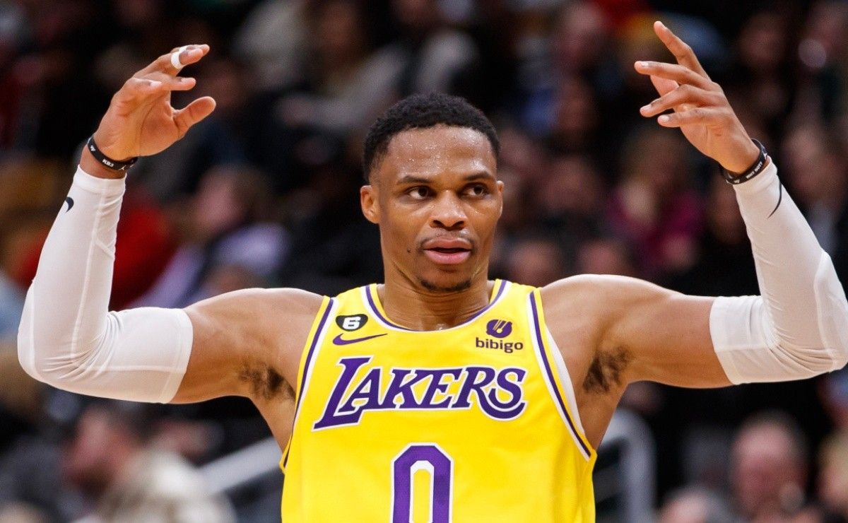 NBA Rumors: Los Angeles Lakers could be working on a three-team trade ...
