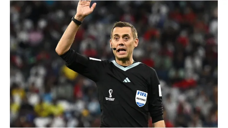 Referee Clement Turpin