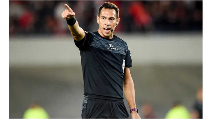 Referee Facundo Tello