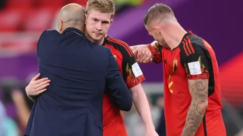 Roberto Martinez, Kevin De Bruyne and Toby Alderweireld of Belgium