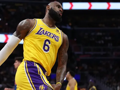 NBA News: LeBron James stands for Kyrie Irving, rips Jerry Jones over racist rally photo