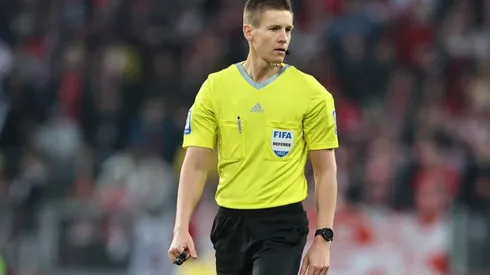 Referee Daniel Siebert