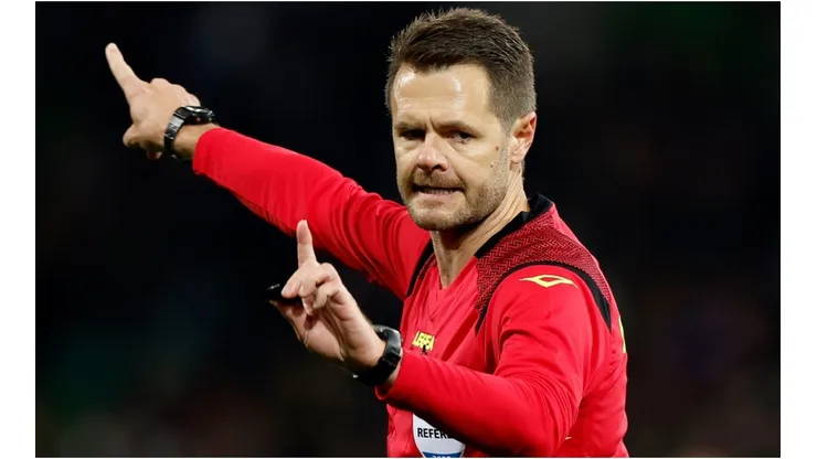 Match Referee Chris Beath