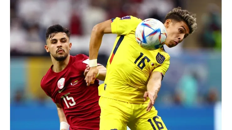 Bassam Alrawi (left/Qatar), Jeremy Sarmiento (right/Ecuador) - Qatar 2022 FIFA World Cup