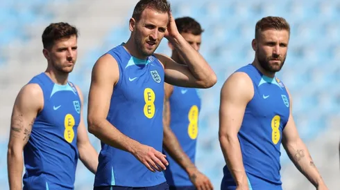 England captain Harry Kane alongside Mason Mount (l) and Luke Shaw (r) during the England Training Session