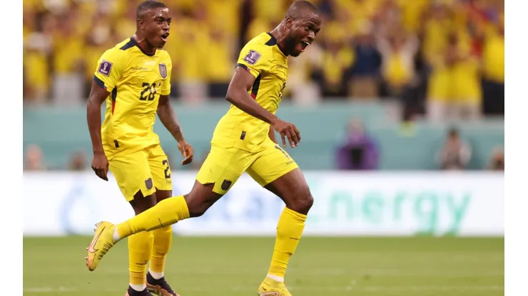 Enner Valencia and Jhegson Mendez of Ecuador