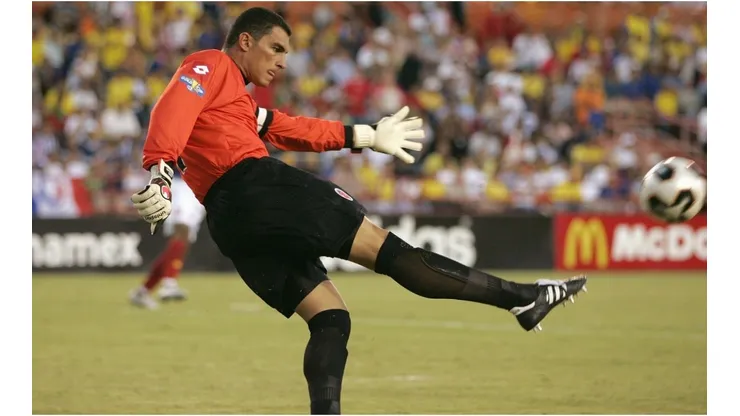 Farid Mondragon of Colombia