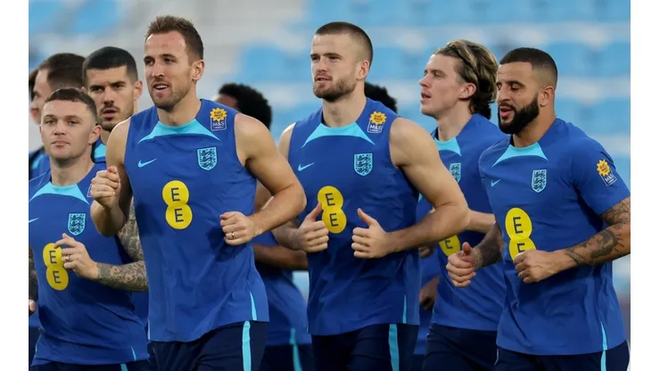 Harry Kane warms up with team mates during the England training session at Al Wakrah Stadium on November 16, 2022 in Doha, Qatar.