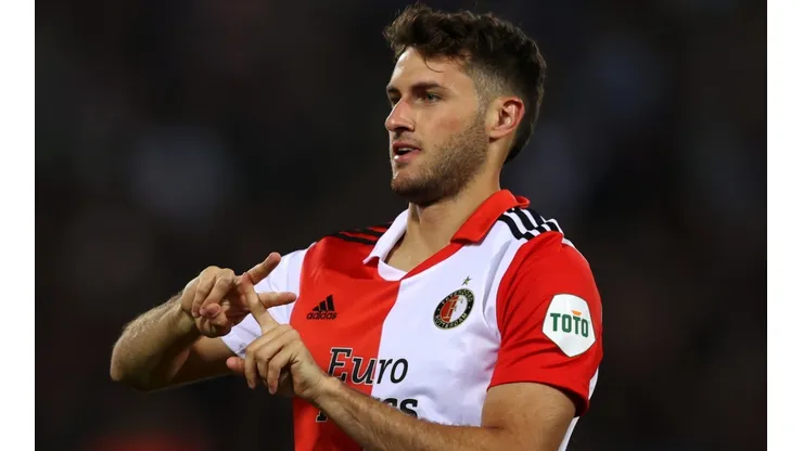Santiago Giménez currently plays for Feyenoord