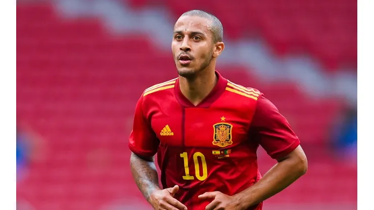 Alcantara playing for Spain