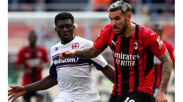 Alfred Duncan of Fiorentina and Theo Hernandez of Milan