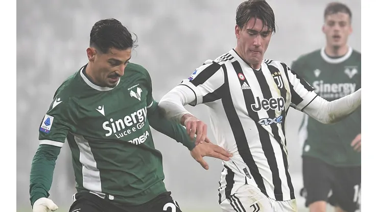 Koray Gunter of Hellas Verona and Dusan Vlahovic of Juventus