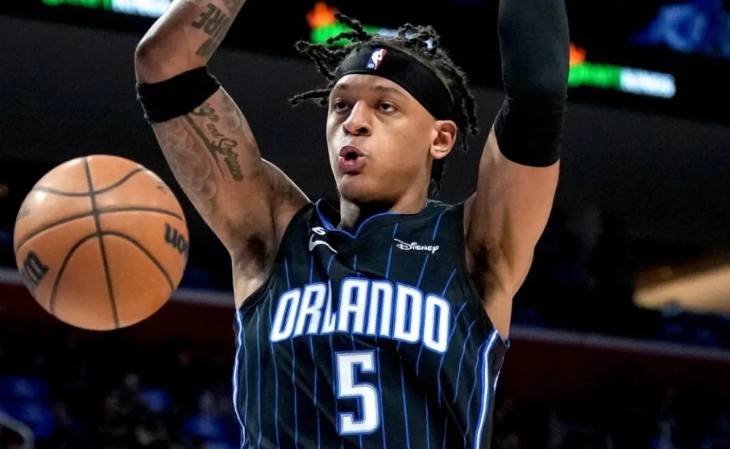 Paolo Banchero defending