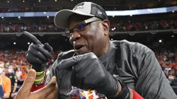 Dusty Baker with his black gloves