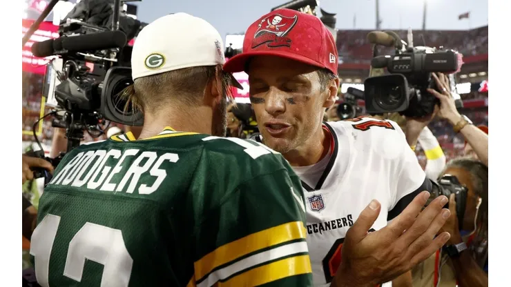 Aaron Rodgers (left) and Tom Brady.
