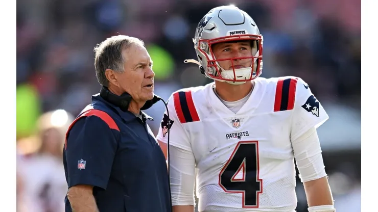 Bill Belichick (left), Mac Jones (right) - New England Patriots - NFL 2022
