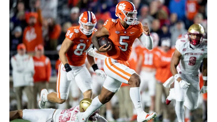 DJ Uiagalelei of Clemson against Boston College