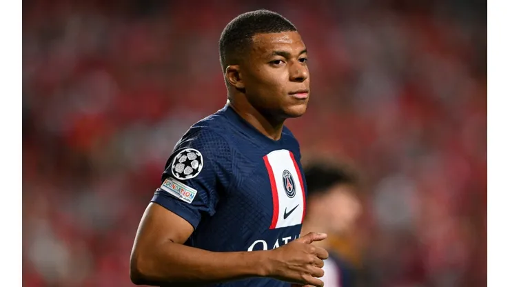 Kylian Mbappé in PSG vs Benfica for the Champions League