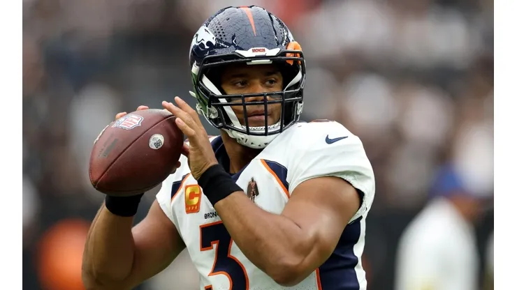 Russell Wilson - Denver Broncos / NFL 2022