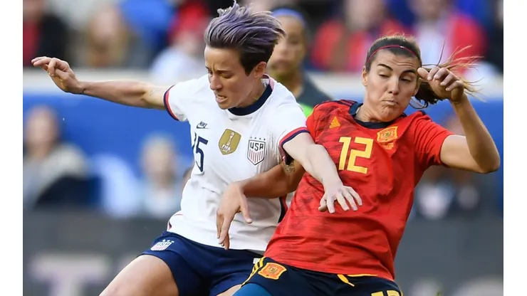 Megan Rapinoe of the United States and Patricia Guijarro of Spain