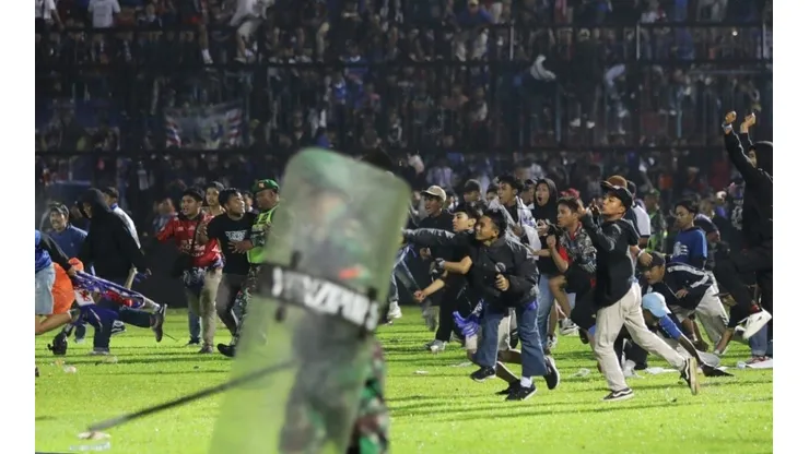 More than 120 die in Indonesia football stadium stampede