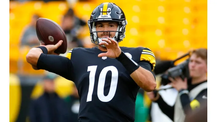 Mitch Trubisky - Pittsburgh Steelers / NFL 2022