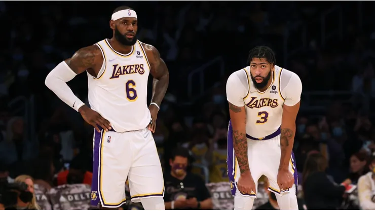LeBron James (left) and Anthony Davis.