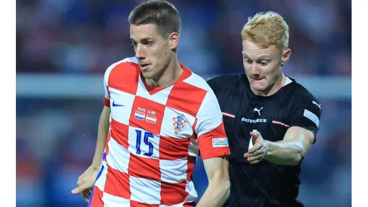 Mario Pasalic of Croatia and Nicolas Seiwald of Austria