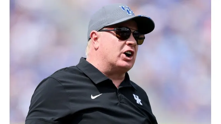Mark Stoops the head coach of the Kentucky Wildcats