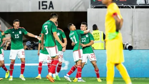 Hirving Lozano celebrates his saving goal for Mexico vs Peru