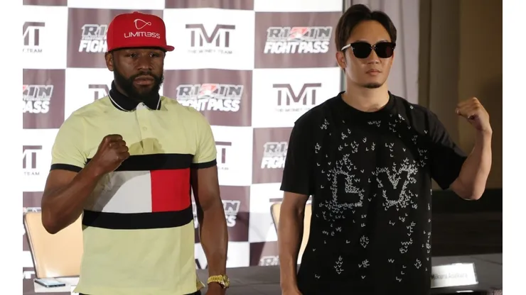 Floyd Mayweather Jr vs Mikuru Asakura